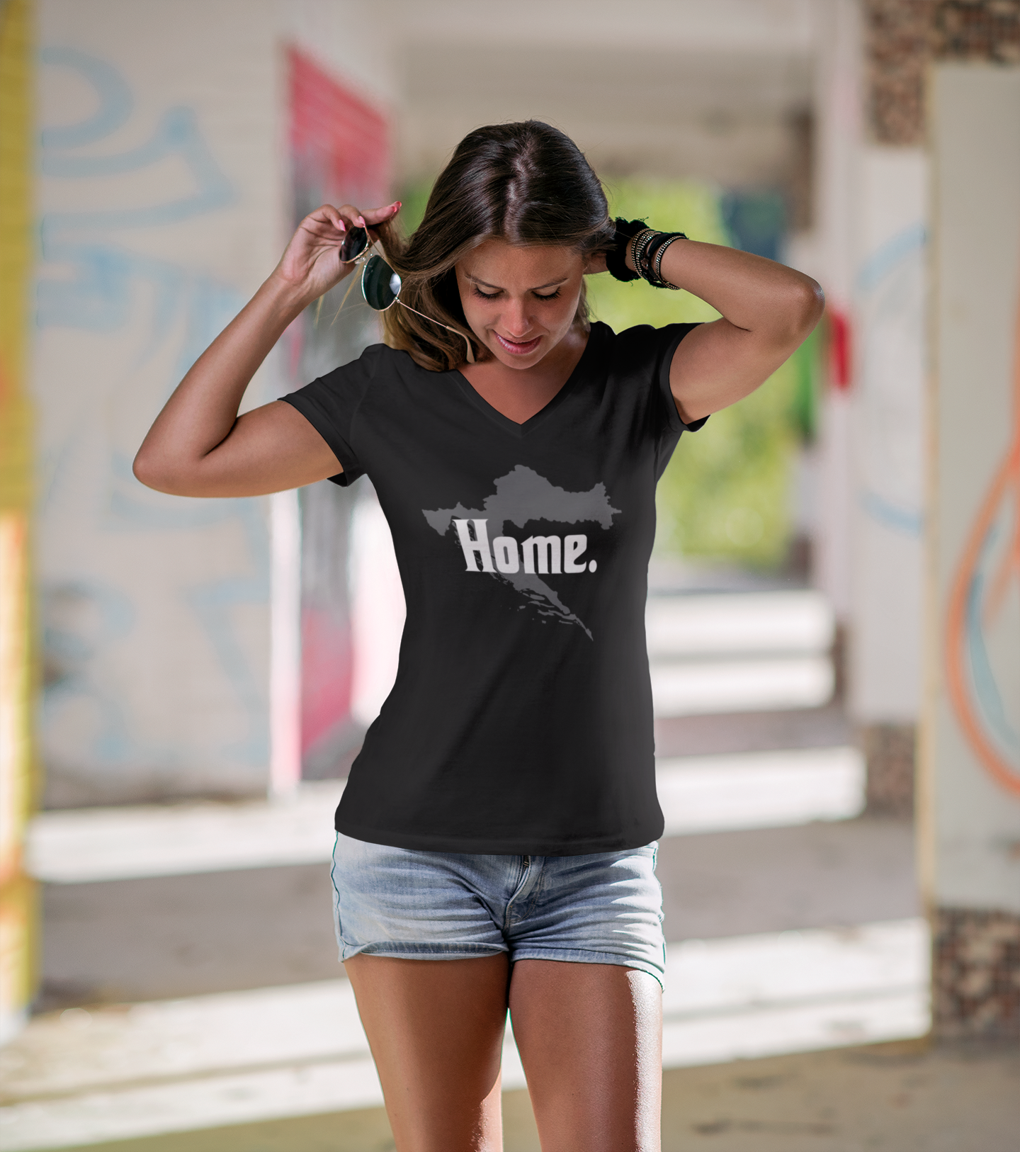 "Home" - T-Shirt mit V-Ausschnitt
